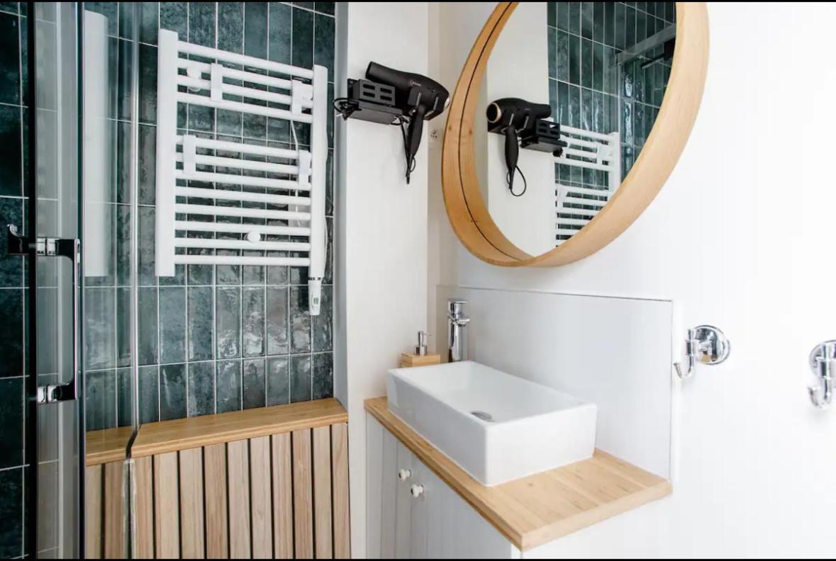 Charmant Appartement Cosy A Suresnes Exterior foto